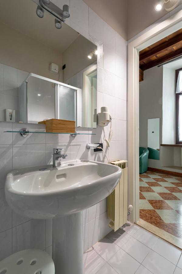Residenza Accademia Hotel มานโตวา ภายนอก รูปภาพ