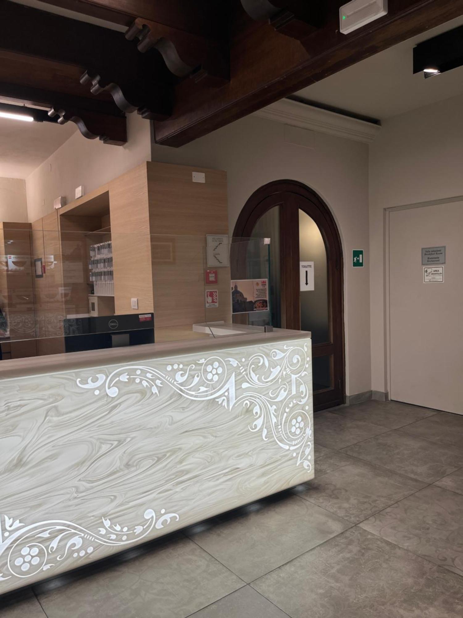 Residenza Accademia Hotel มานโตวา ภายนอก รูปภาพ