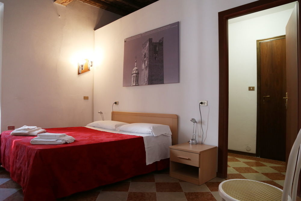 Residenza Accademia Hotel มานโตวา ภายนอก รูปภาพ