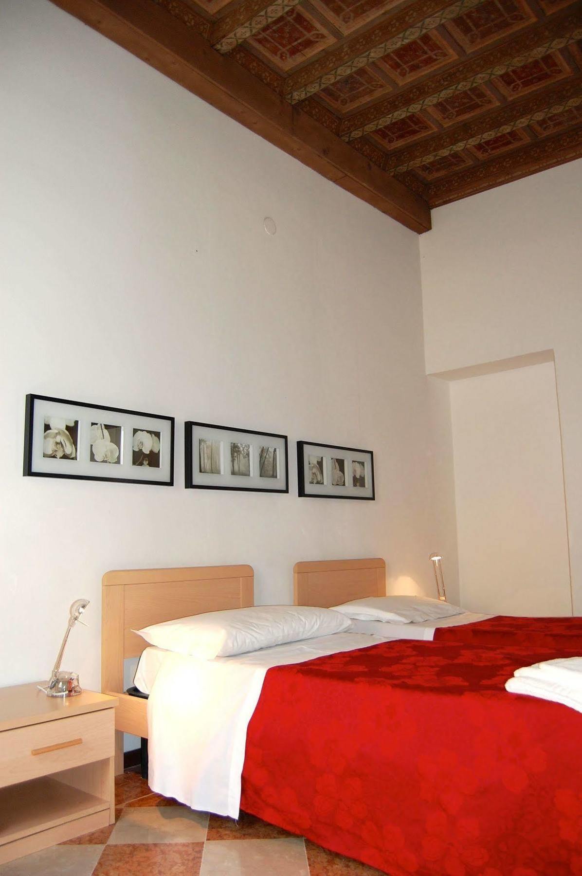 Residenza Accademia Hotel มานโตวา ภายนอก รูปภาพ