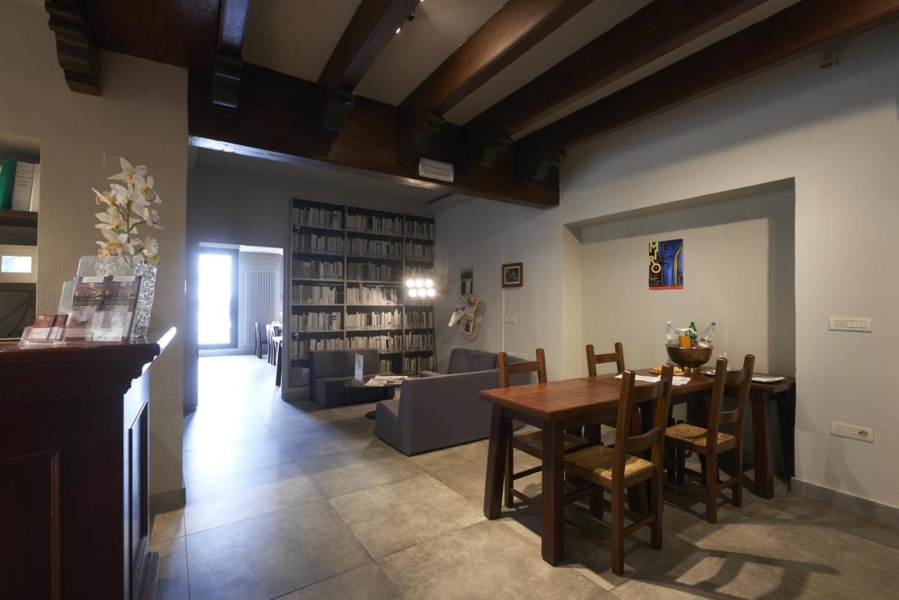 Residenza Accademia Hotel มานโตวา ภายนอก รูปภาพ